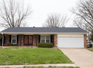 11205 Parkmont Dr, Saint Louis, MO 63138