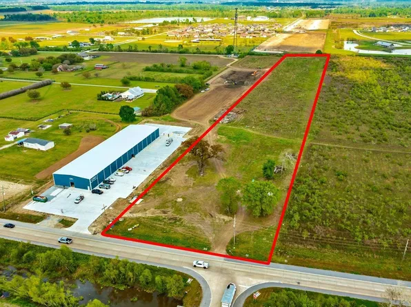 2081 W Park Ave, Schriever, LA 70395