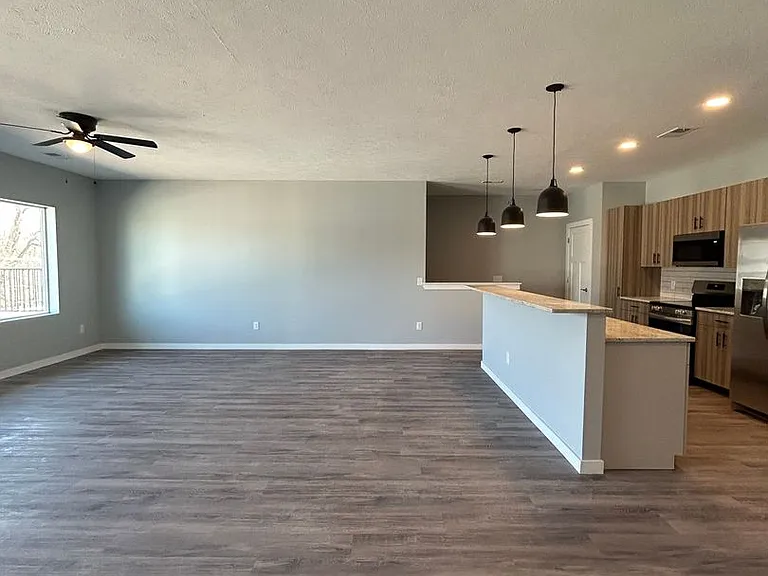 2723 Adams St — Photo 33