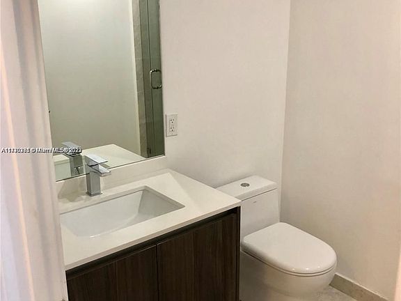 4th image of 488 NE 18th St Unit 3306