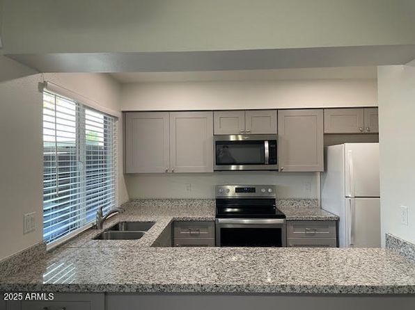 916 S Hacienda Dr UNIT B