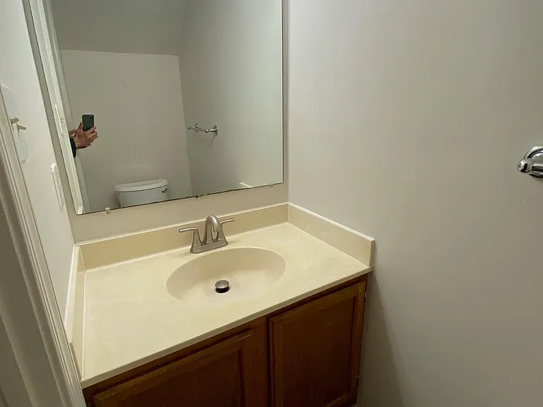 18222 Fox Chase Cir — Photo 20