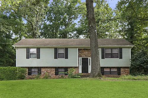129 Hickory St Photo 1