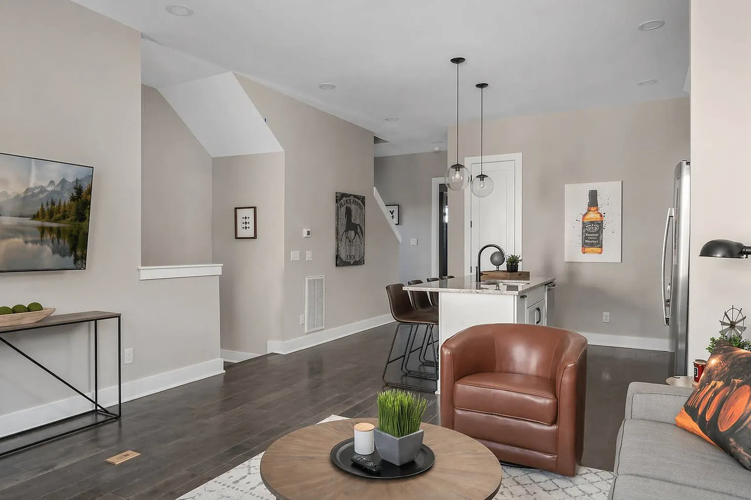 8 bed, 8.0 bath, 44315 sqft, $13,854 — Photo 2