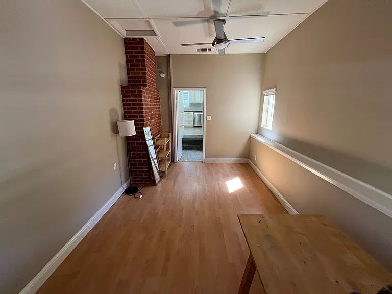 916 Eureka Ave — Photo 8