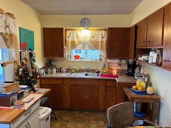 4th image of 104 Park Dr