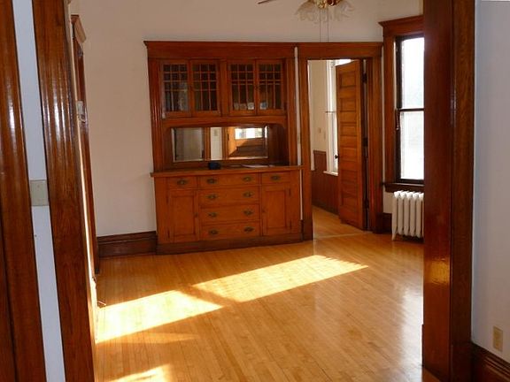 3rd image of 2615 Fremont Ave S