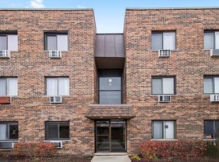 3615 E Central Rd #101, Glenview, IL 60025