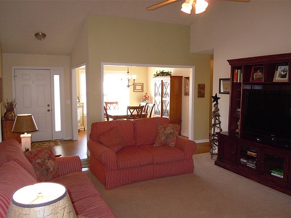 5th image of 129 Zachery Dr