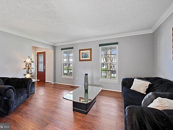 3rd image of 1419 Hardley Ct