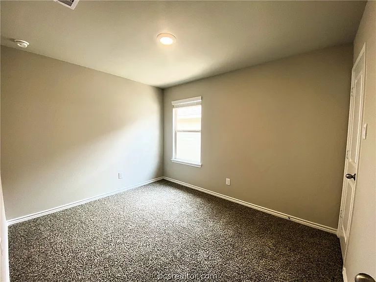 1112 Verona Dr — Photo 7