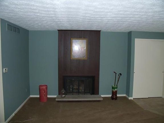 5th image of 2076 Bear Creek Dr