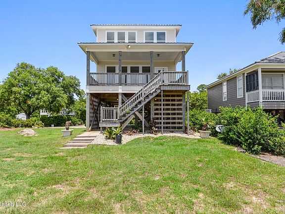 4th image of 4701 E Belle Fontaine Dr