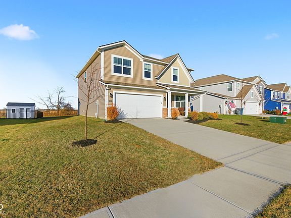 3rd image of 34 Hollister Way