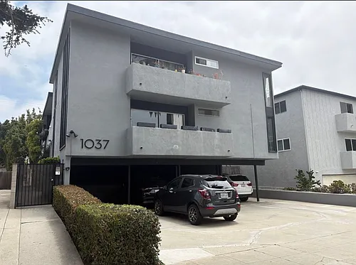 1037 Lincoln Blvd #D Photo 1