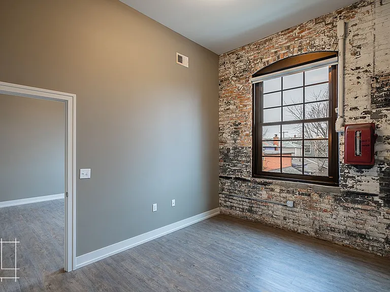 180 Detroit Ave — Photo 25