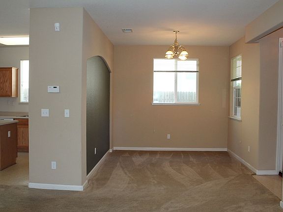 5th image of 792 Queensland Cir