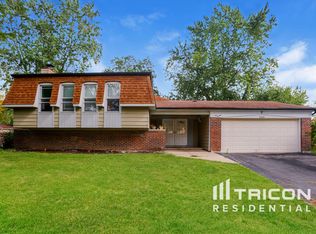 1020 Kent Ct, Bolingbrook, IL 60440