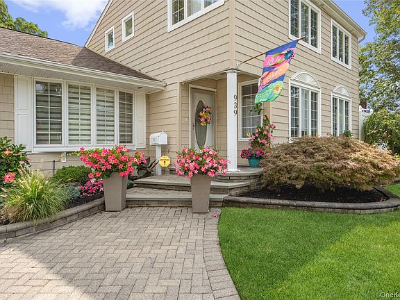 2nd image of 939 Manor Lane
