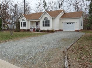 7713 Whirlaway Dr, Midlothian, VA 23112