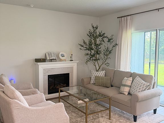 5th image of 4515 Boxelder Ave