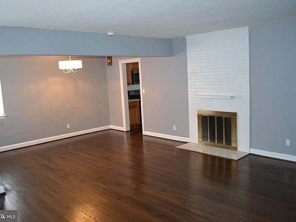 3rd image of 6801 Adelphi Rd