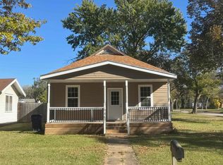 402 N Sycamore St, Eureka, KS 67045