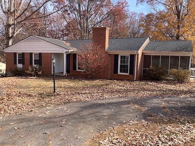 1st image of 107 Lamont Cir