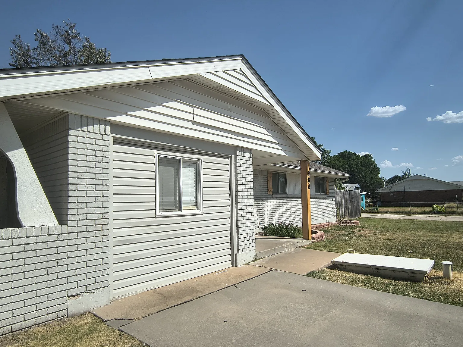 4 bed, 1.5 bath, 1246 sqft, $1,750 — Photo 2