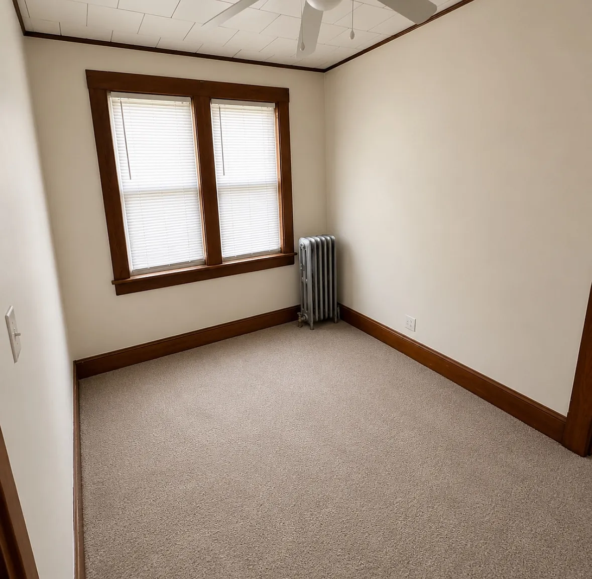 3 bed, 1300 sqft, $2,000 — Photo 1