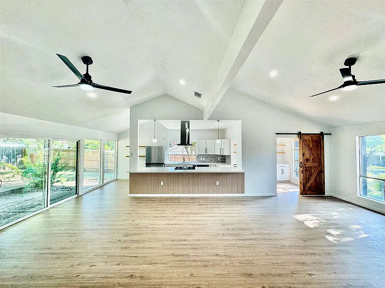 9506 Stonebridge Dr — Photo 11