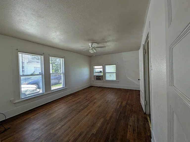 207 3rd Ave NW — Photo 12