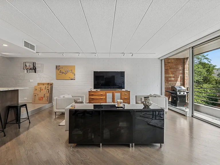 630 Vernon Ave #10 — Photo 4