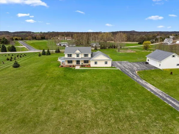 2583 Countryside LANE, Richfield, WI 53076
