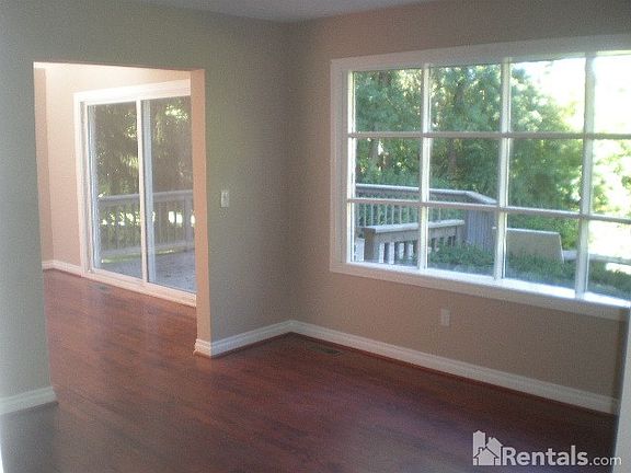 4th image of 4284 Macqueen Dr