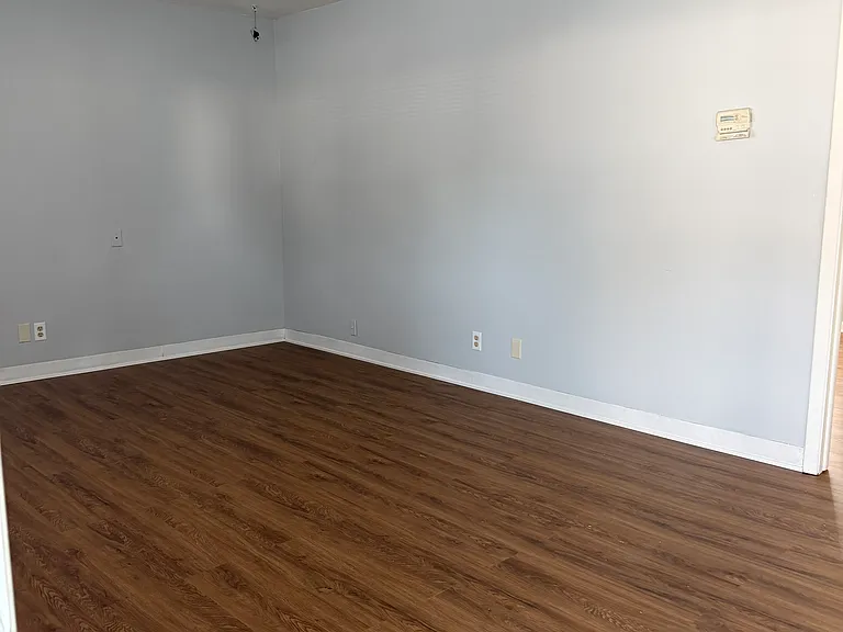 501 W Saunders Ave #4 — Photo 3