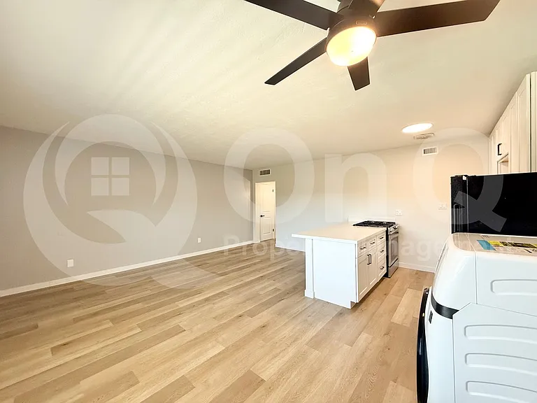 25 E Eva St #14 — Photo 9