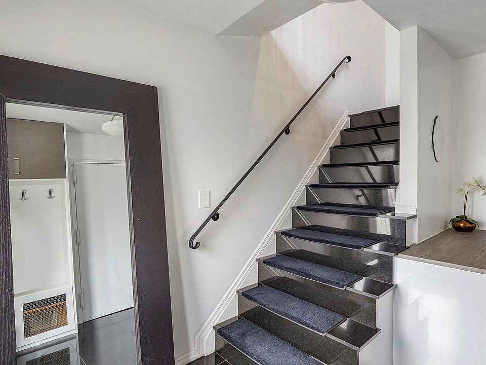 1st image of 216 Justin Ave