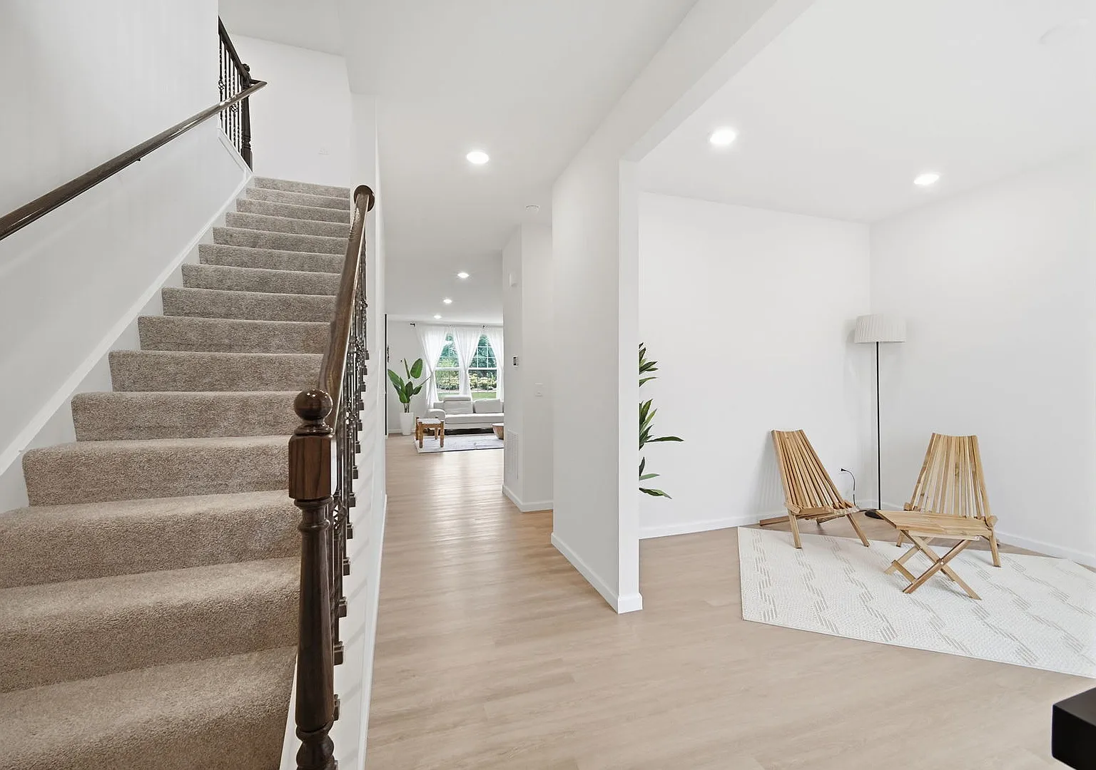 4 bed, 2.5 bath, 2716 sqft, $4,200 — Photo 3