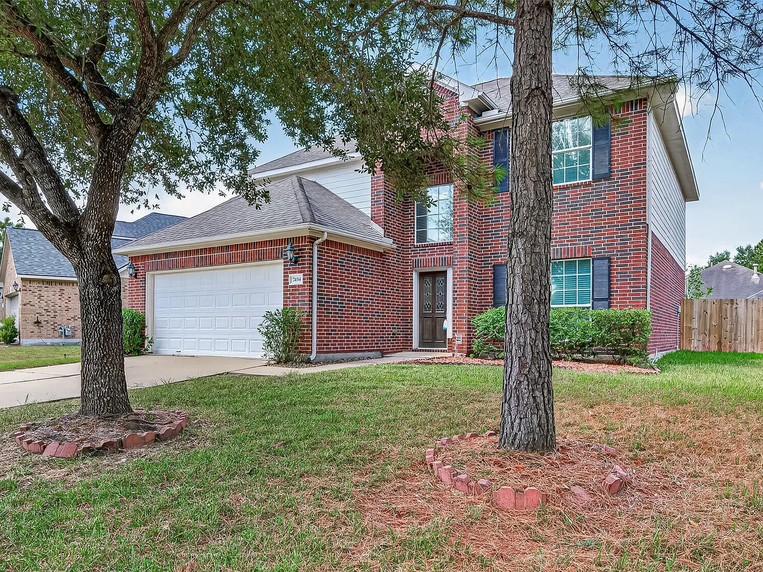 4 bed, 2.5 bath, 2450 sqft, $2,550 — Photo 2
