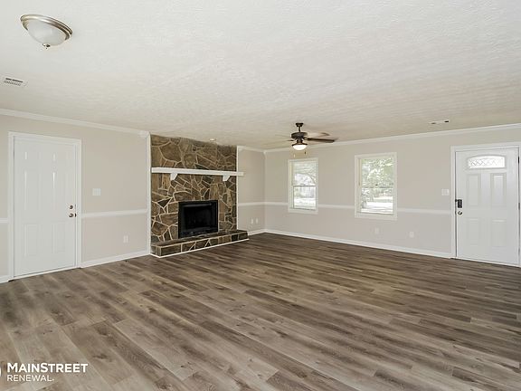Living Room/Dining Room