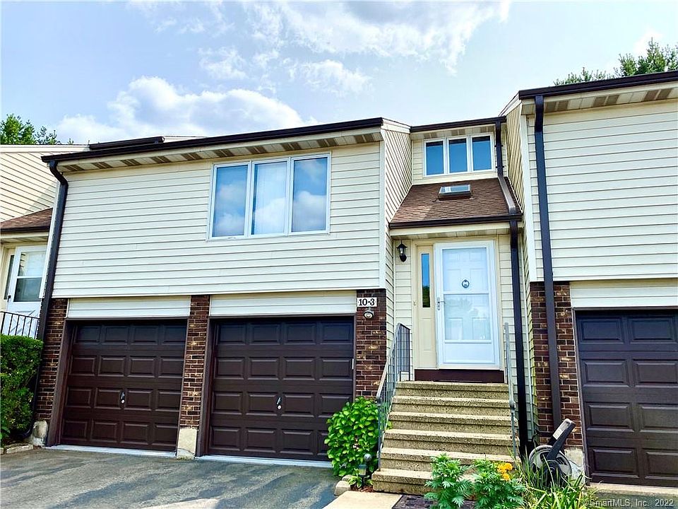 1st image of 10 Arthur Dr #3