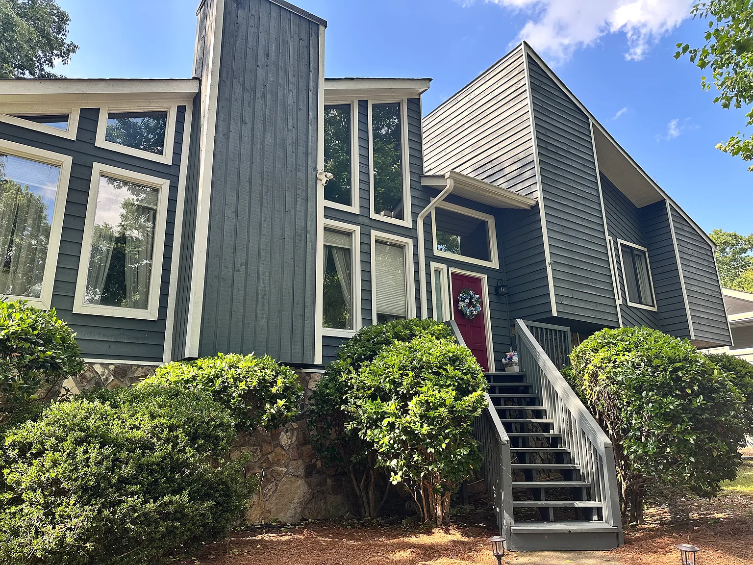 3 bed, 3326 sqft, $4,700 — Photo 2