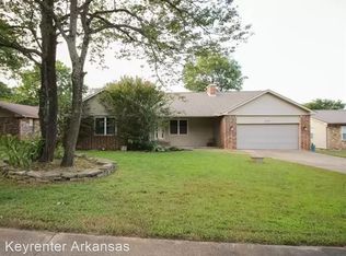 2164 E Jonquil Rd, Fayetteville, AR 72703