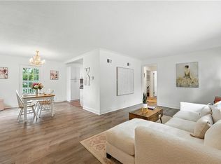 5213 Linden St, Roeland Park, KS 66205