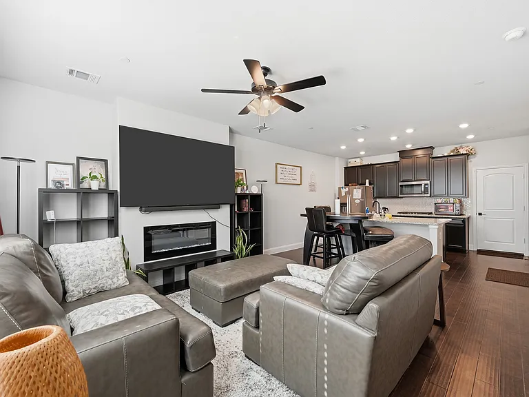 3544 Thistlewood Dr — Photo 8