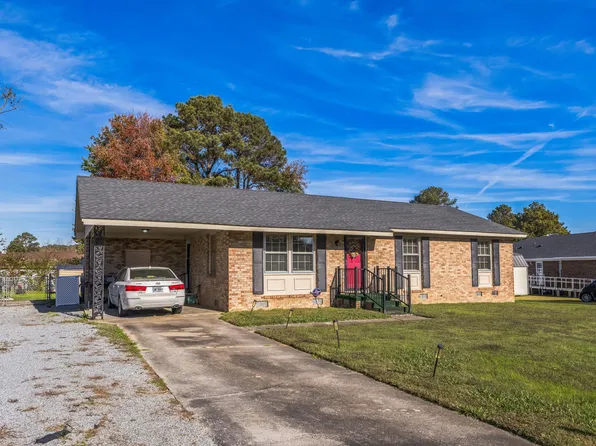 1902 Claremont Cir E, Wilson, NC 27893