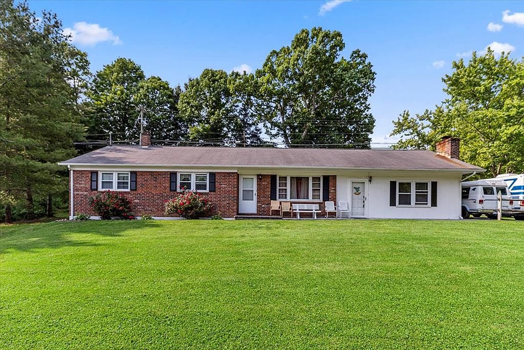 386 Bluestone Loop Rd, Bluefield, VA 24605 Zillow