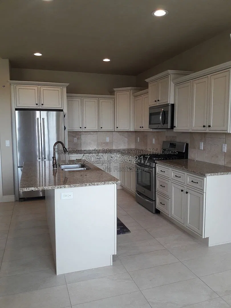 3 bed, 2.0 bath, 1550 sqft, $2,295 — Photo 4
