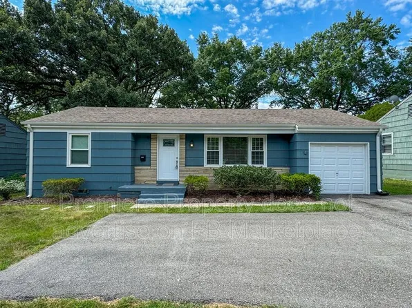 5709 W 75th St, Prairie Village, KS 66208